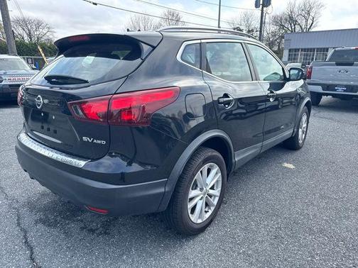 Magnetic Black 2018 Nissan Rogue Sport SV