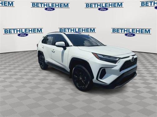 2022 Toyota RAV4 Hybrid SE
