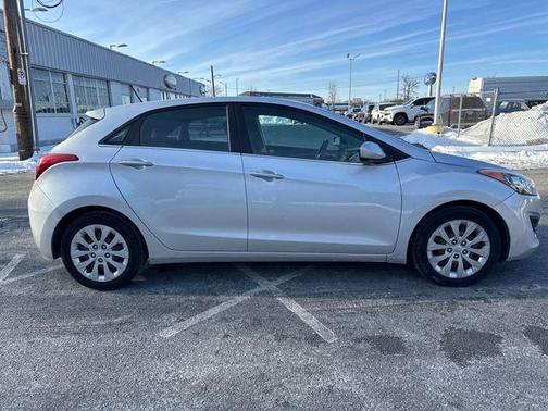 2017 Hyundai Elantra GT Base