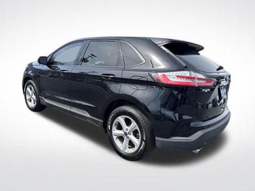 Black Metallic 2019 Ford Edge SE
