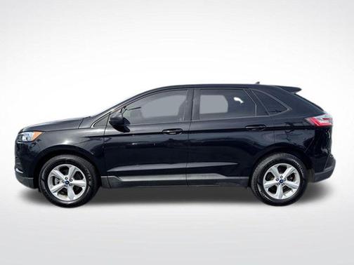 Black Metallic 2019 Ford Edge SE