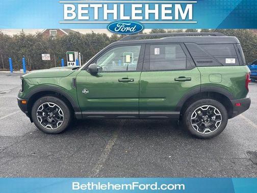 ERUPTION GREEN METALLIC 2025 Ford Bronco Sport Outer Banks SUV