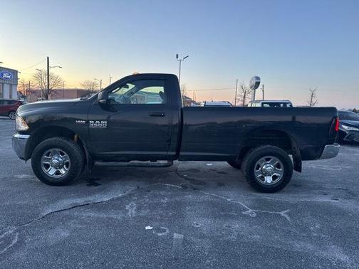 2017 RAM 3500 Tradesman Regular Cab 4x4 8' Box