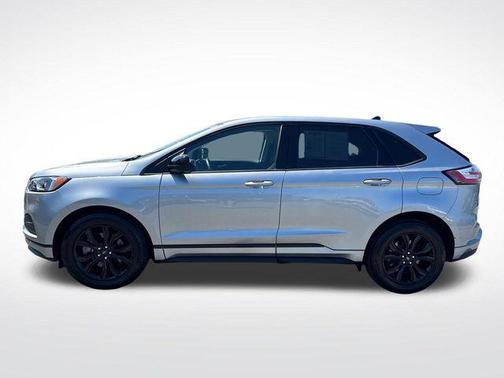 Silver Metallic 2023 Ford Edge SE