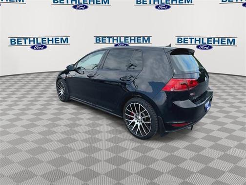 2017 Volkswagen Golf GTI 2.0T SE 4-Door