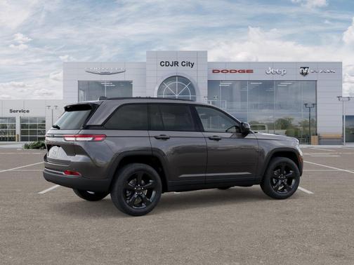 2025 Jeep Grand Cherokee Laredo