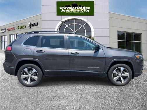Granite Crystal Clearcoat Metallic 2022 Jeep Cherokee Limited