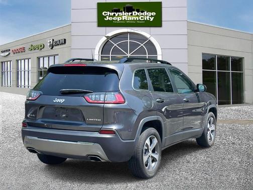 Granite Crystal Clearcoat Metallic 2022 Jeep Cherokee Limited