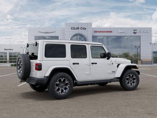 Bright White Clearcoat 2027 Jeep Wrangler Sahara
