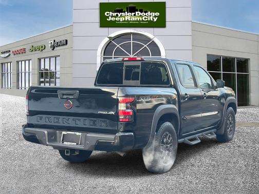 2022 Nissan Frontier PRO-4X