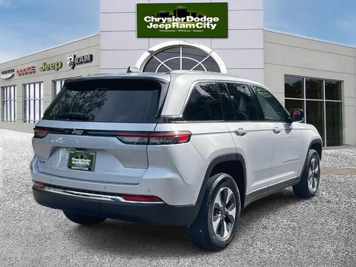 2022 Jeep Grand Cherokee 4xe Base