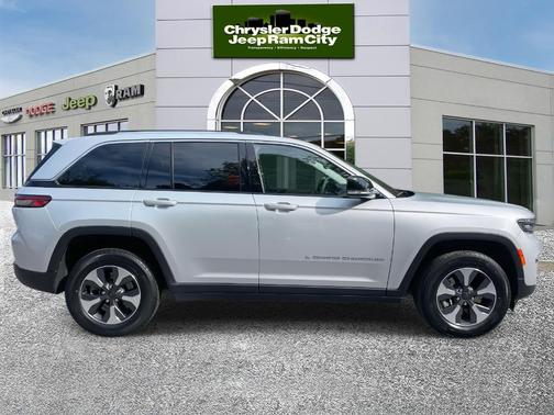 2022 Jeep Grand Cherokee 4xe Base
