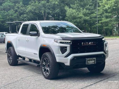 Summit White 2024 GMC Canyon Elevation