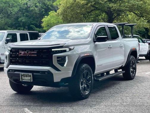 Summit White 2024 GMC Canyon Elevation
