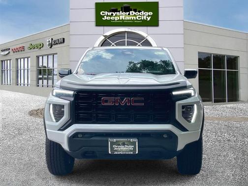Summit White 2024 GMC Canyon Elevation