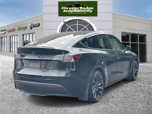 2023 Tesla Model Y Performance