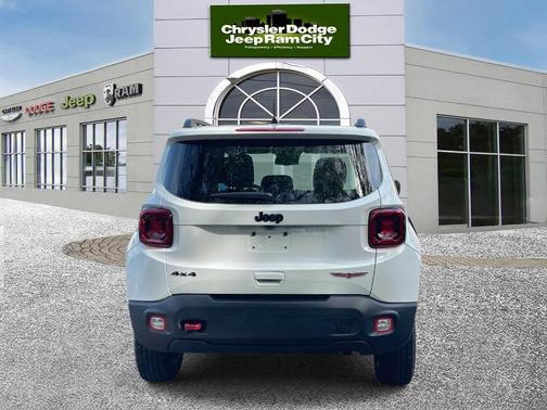2023 Jeep Renegade Trailhawk