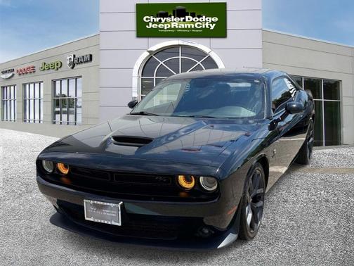 Pitch Black Clearcoat 2019 Dodge Challenger R/T