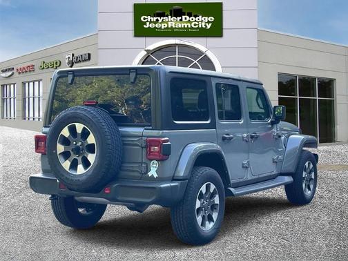 Sting Gray Clearcoat 2022 Jeep Wrangler Unlimited Sahara