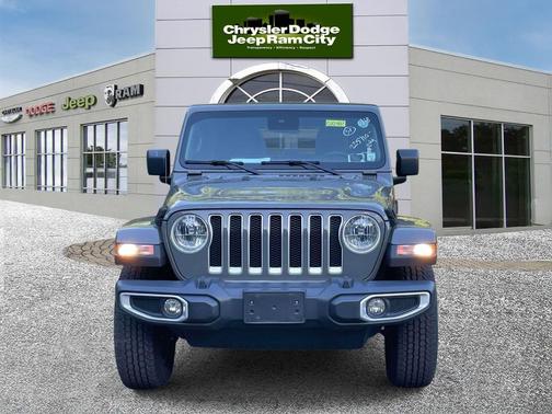 Sting Gray Clearcoat 2022 Jeep Wrangler Unlimited Sahara
