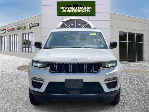 Bright White Clearcoat 2023 Jeep Grand Cherokee Limited