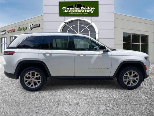 Bright White Clearcoat 2023 Jeep Grand Cherokee Limited