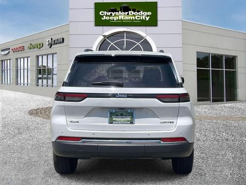 Bright White Clearcoat 2023 Jeep Grand Cherokee Limited