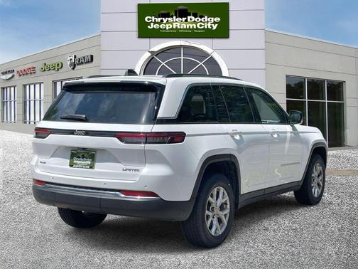 Bright White Clearcoat 2023 Jeep Grand Cherokee Limited