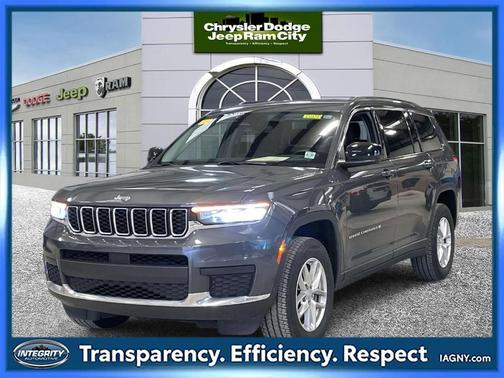 2022 Jeep Grand Cherokee L Laredo