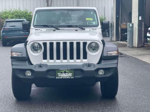 Bright White Clearcoat 2022 Jeep Wrangler Unlimited Sport S