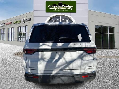 2022 Jeep Wagoneer Series II