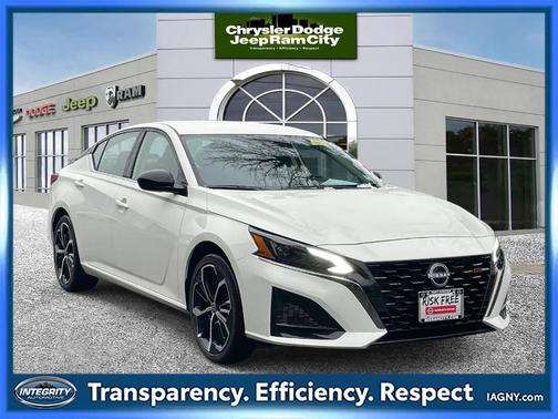 2025 Nissan Altima SR