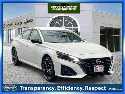 2025 Nissan Altima SR