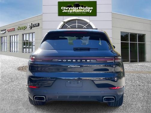 2024 Porsche Cayenne Base