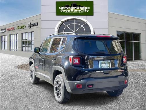 2023 Jeep Renegade Trailhawk