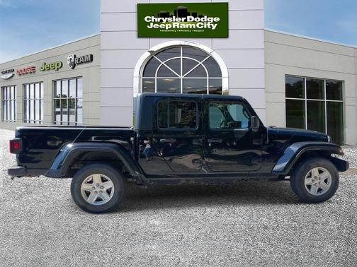 Black Clearcoat 2022 Jeep Gladiator Sport