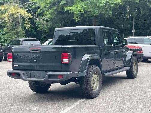 Black Clearcoat 2022 Jeep Gladiator Sport