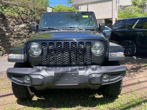 Black Clearcoat 2022 Jeep Gladiator Sport
