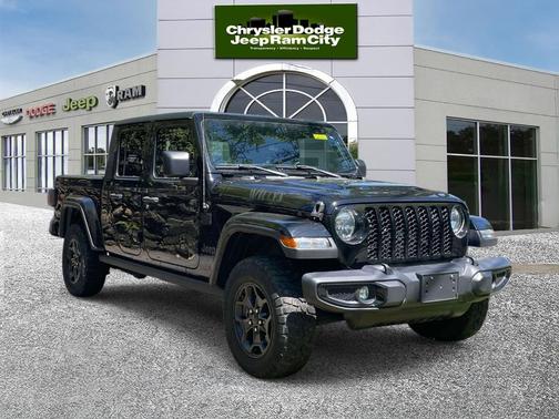 Black Clearcoat 2022 Jeep Gladiator Sport