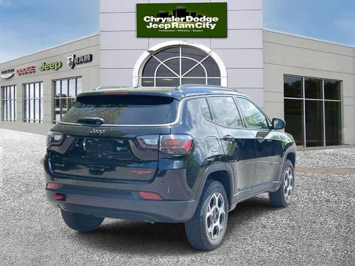 Diamond Black 2022 Jeep Compass Trailhawk