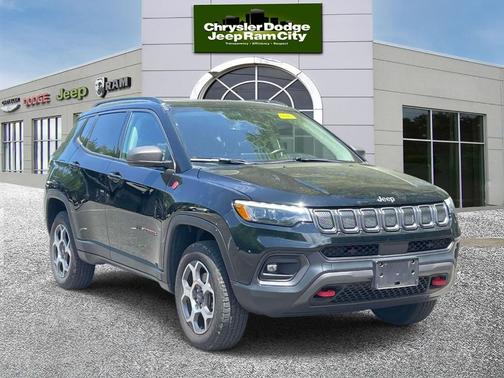 Diamond Black 2022 Jeep Compass Trailhawk