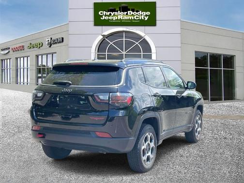 Diamond Black 2022 Jeep Compass Trailhawk
