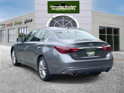 2023 INFINITI Q50 LUXE