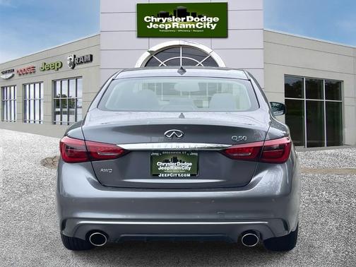 2023 INFINITI Q50 LUXE