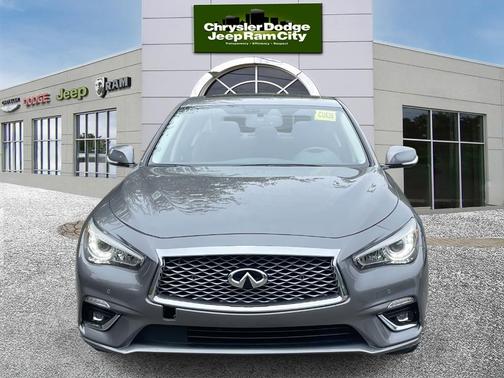 2023 INFINITI Q50 LUXE