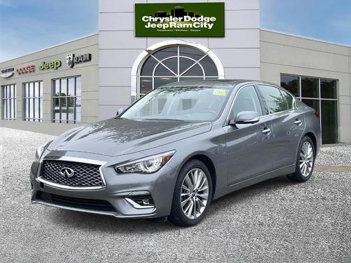2023 INFINITI Q50 LUXE