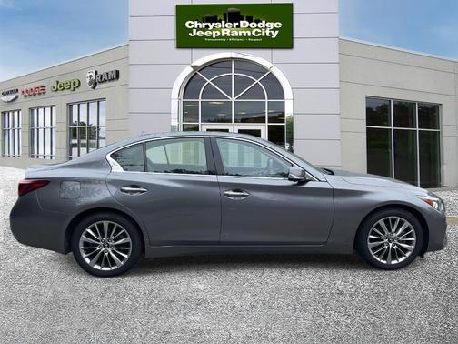 2023 INFINITI Q50 LUXE