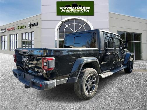 2022 Jeep Gladiator Overland