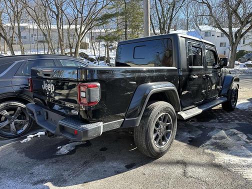 2022 Jeep Gladiator Overland