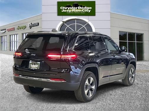 2022 Jeep Grand Cherokee 4xe Base